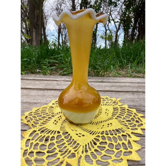 Vintage Art Glass Ruffle Vase Butterscotch Carmel White Swirl - Picture 15 of 16
